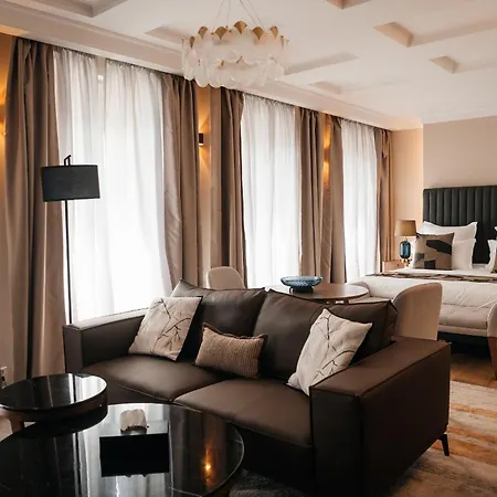 Hotel Castle Hill *